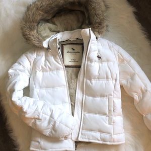 Abercrombie faux fur marshmallow coat